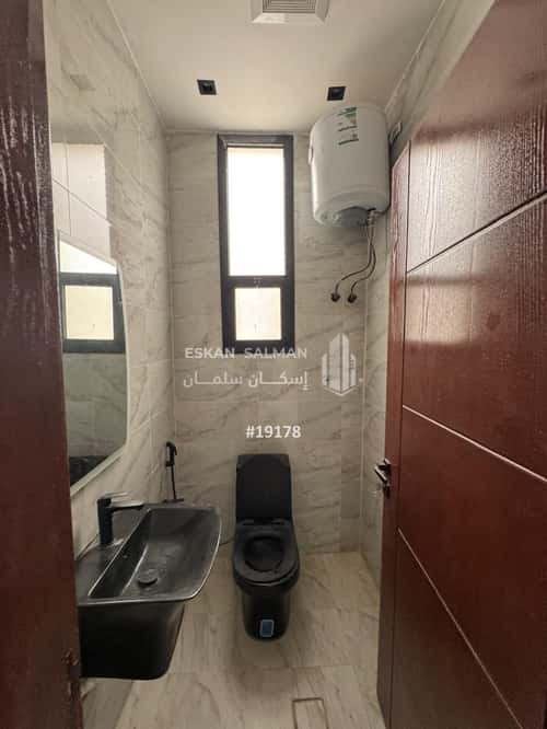 Apartment 201 SQM with 5 Bedrooms Al-Janadriyah, East Riyadh, Riyadh