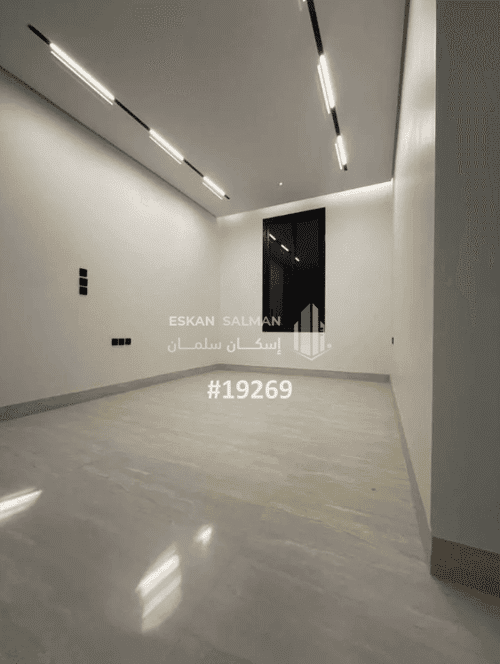 فيلا 300 متر مربع شمالية على شارع 18م الرمال، شرق الرياض، الرياض