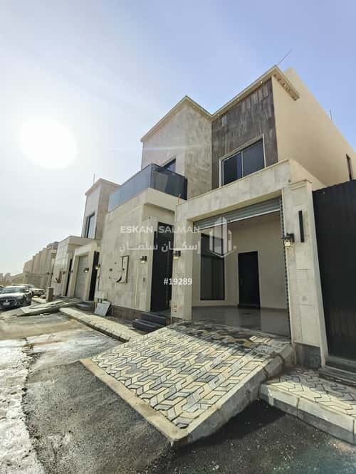 Floor 216 SQM with 5 Bedrooms Al-Janadriyah, East Riyadh, Riyadh