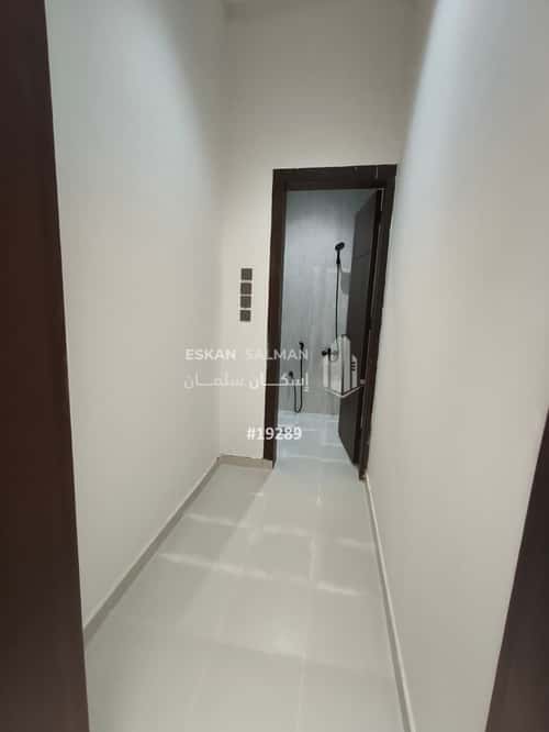 Floor 216 SQM with 5 Bedrooms Al-Janadriyah, East Riyadh, Riyadh