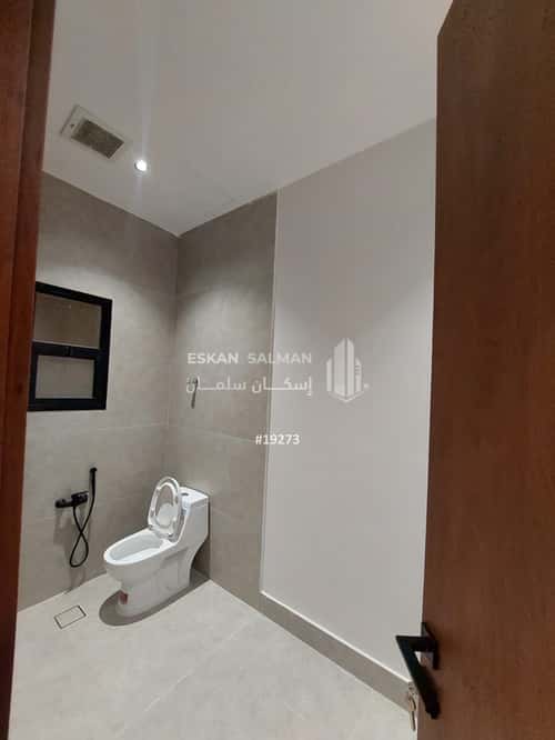 Floor 172 SQM with 5 Bedrooms Al-Janadriyah, East Riyadh, Riyadh
