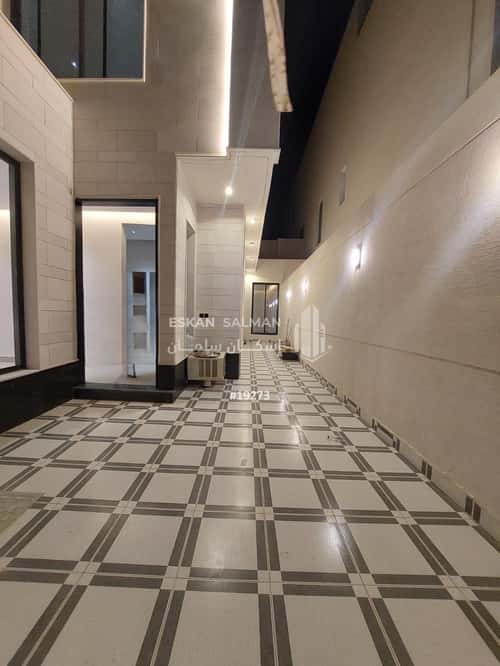 Floor 172 SQM with 5 Bedrooms Al-Janadriyah, East Riyadh, Riyadh