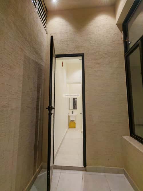 Floor 192 SQM with 5 Bedrooms Al-Muanisiyah, East Riyadh, Riyadh