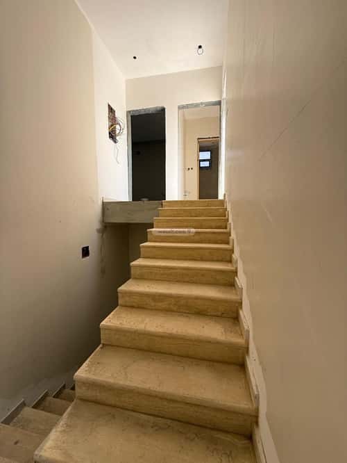 فيلا 300 متر مربع جنوبية على شارع 18م المرجان، شرق الرياض، الرياض