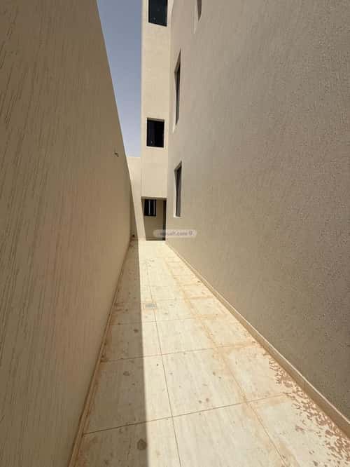 فيلا 300 متر مربع جنوبية على شارع 18م المرجان، شرق الرياض، الرياض