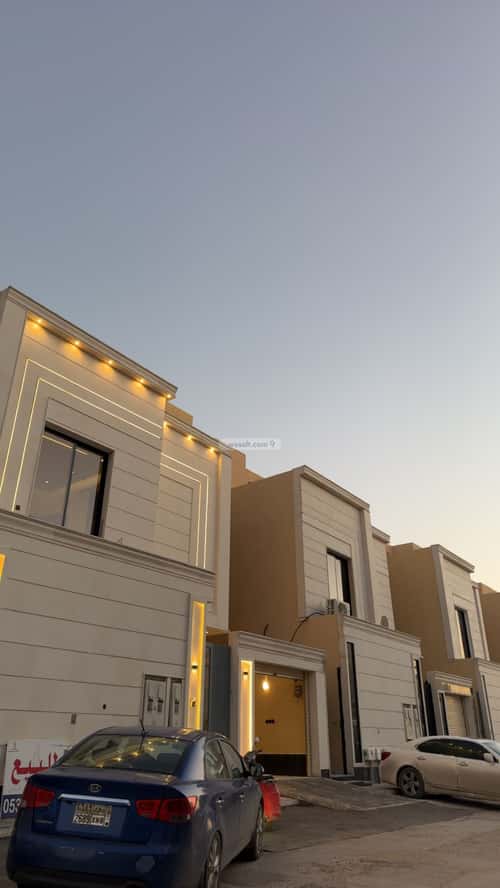 فيلا 270 متر مربع شمالية شرقية على شارع 15م الندوة، شرق الرياض، الرياض