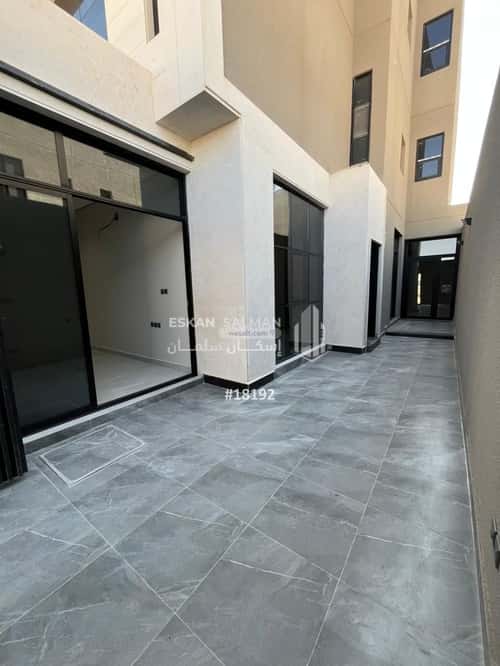 Floor 177 SQM with 6 Bedrooms Al-Maizaliyah, East Riyadh, Riyadh