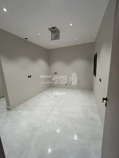 6 bedroom floor in Al Maizilah