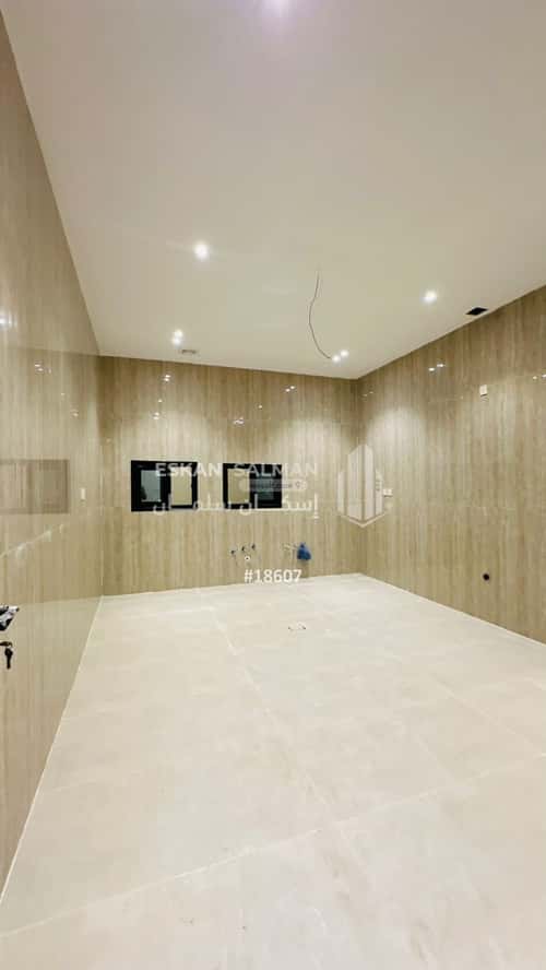 فيلا 311 متر مربع جنوبية على شارع 40م الأمواج، الخبر