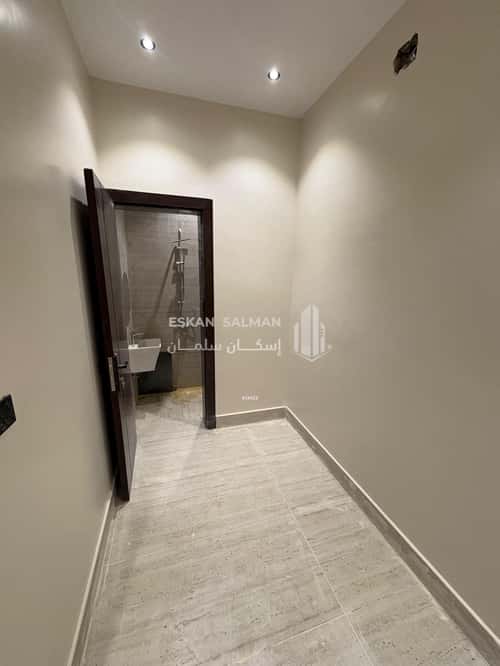 Floor 200 SQM with 5 Bedrooms Al-Khaleej, East Riyadh, Riyadh
