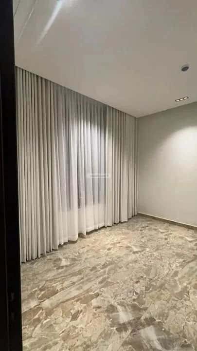 5 bedroom apartment in Al Hamra