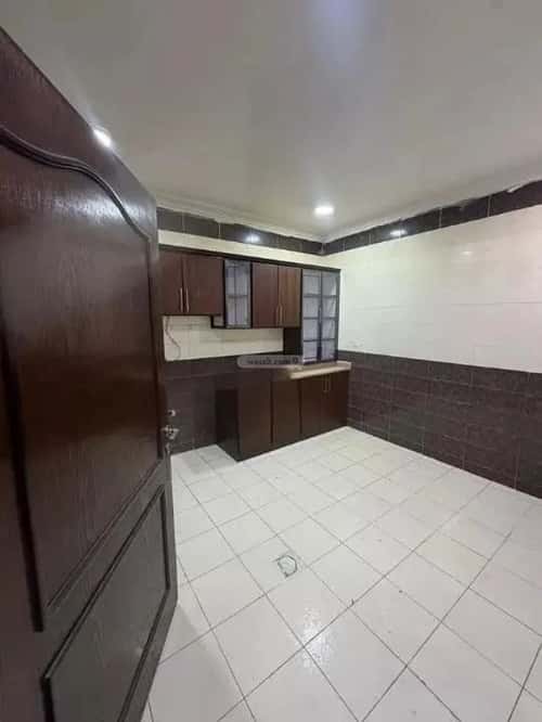 عمارة 694 متر مربع واجهة غربية هجر، الدمام