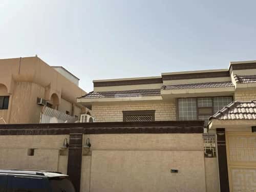 فيلا 520 متر مربع جنوبية على شارع 10م العليا، وسط الرياض، الرياض