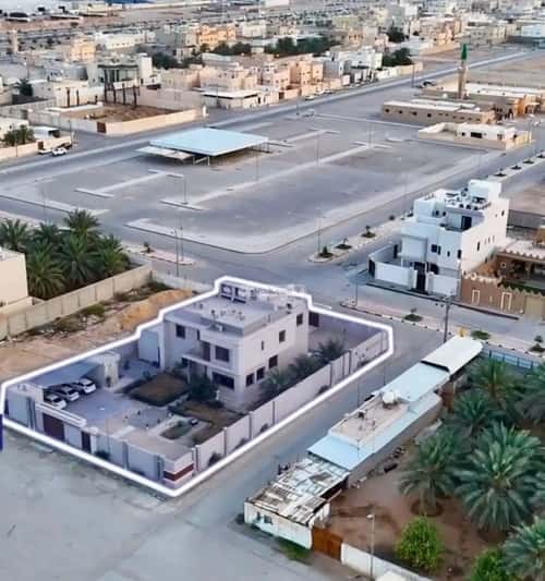 فيلا 1500 متر مربع ثلاثة شوارع على شارع 25م ملهم، ملهم