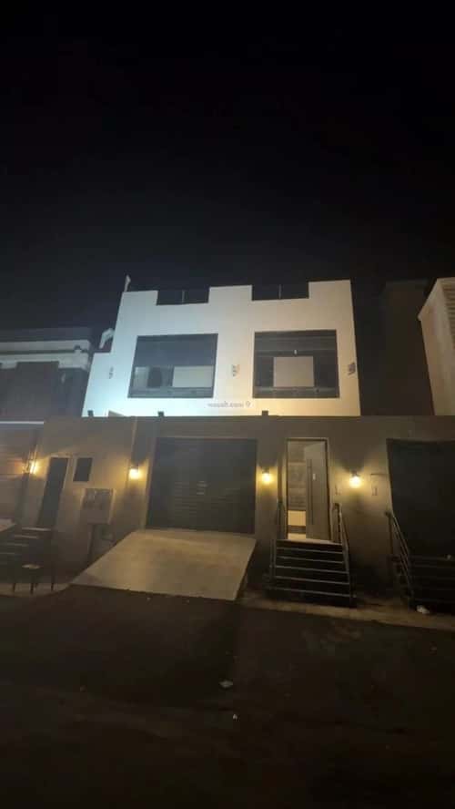 Villa 310 SQM Facing East with 14 Bedrooms Al Zomorod, North Jeddah, Jeddah