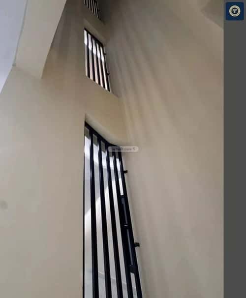 فيلا 300 متر مربع شرقية على شارع 16م الرحمانية، شرق جدة، جدة