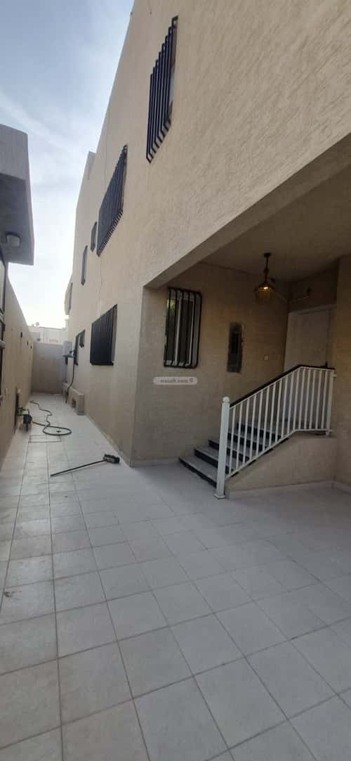 Floor with 5 Bedrooms Ar-Rawdah, East Riyadh, Riyadh
