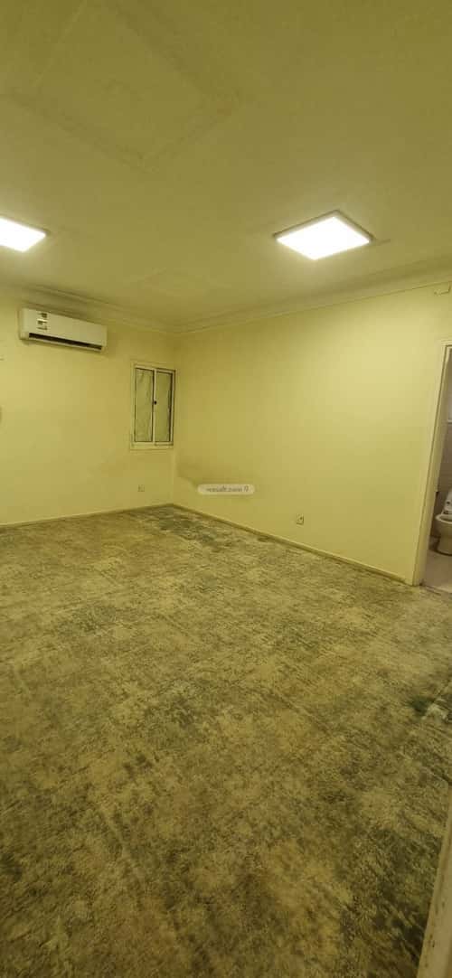 Floor with 5 Bedrooms Ar-Rawdah, East Riyadh, Riyadh