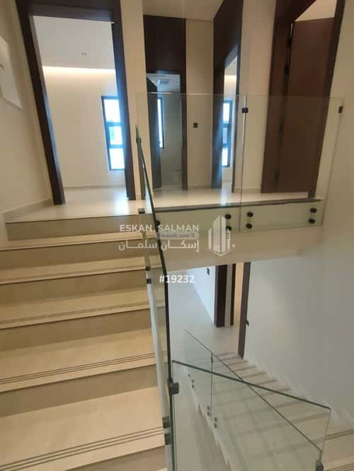 شقة 6 غرف في الجنادرية