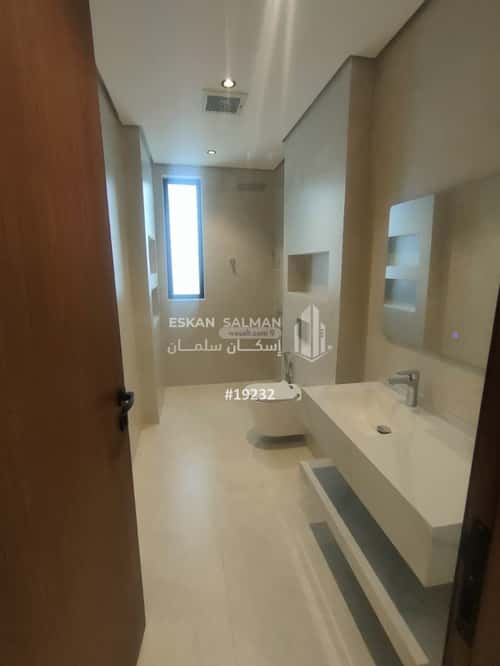 Apartment 257 SQM with 6 Bedrooms Al-Janadriyah, East Riyadh, Riyadh