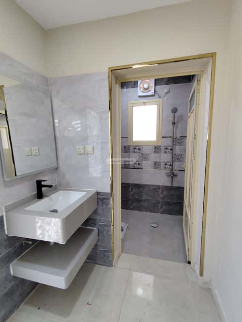 Apartment 207 SQM with 6 Bedrooms Al Noor, Aldammam