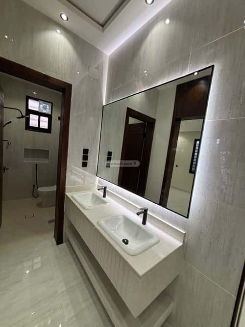 شقة 201 متر مربع ب 6 غرف النور، خميس مشيط