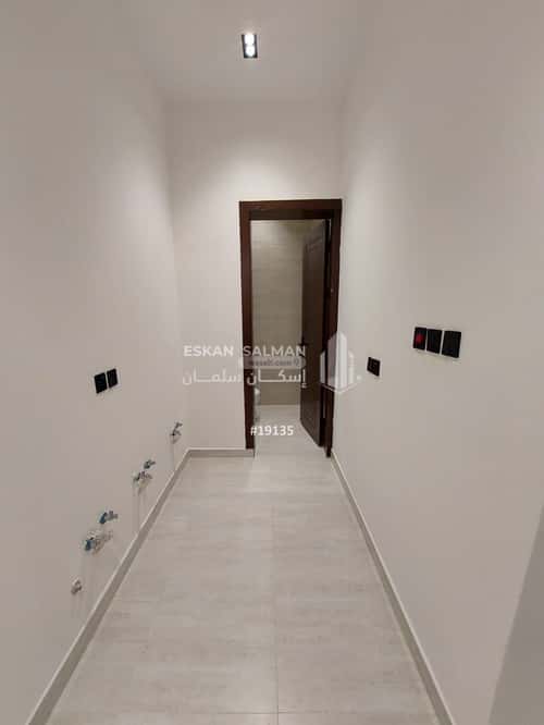 Floor 203 SQM with 5 Bedrooms Al-Maizaliyah, East Riyadh, Riyadh