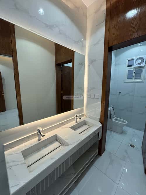 شقة 358 متر مربع ب 8 غرف الزهور، أبها