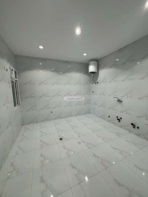 شقة 358 متر مربع ب 8 غرف الزهور، أبها