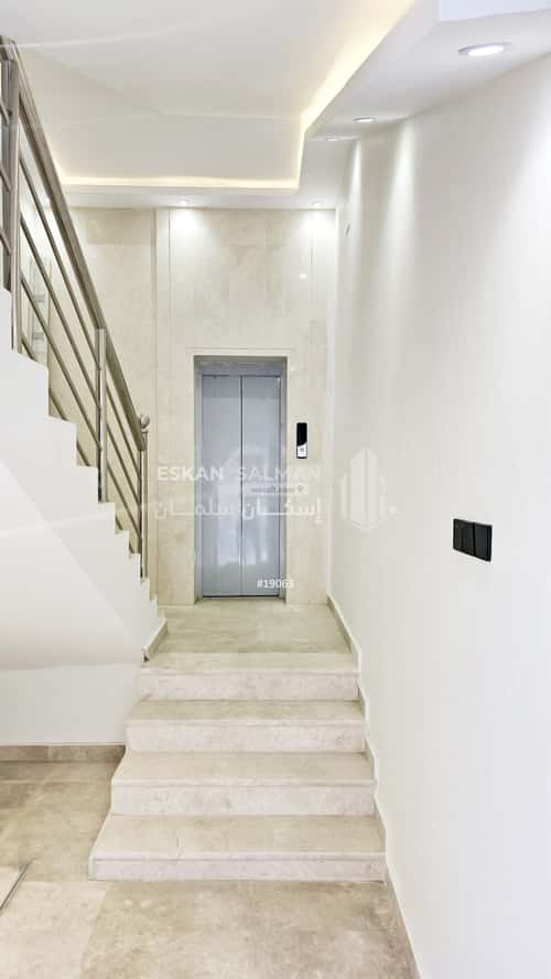 شقة 226 متر مربع ب 6 غرف الظرفة، خميس مشيط