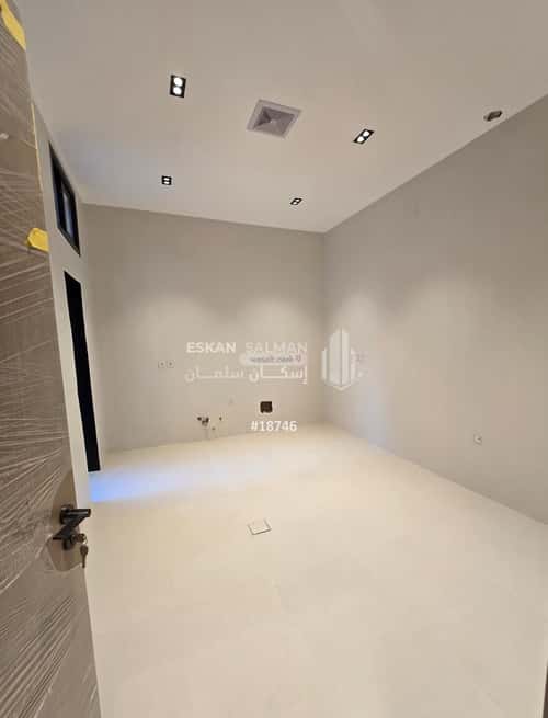 فيلا 240 متر مربع شمالية على شارع 18م المعيزيلة، شرق الرياض، الرياض