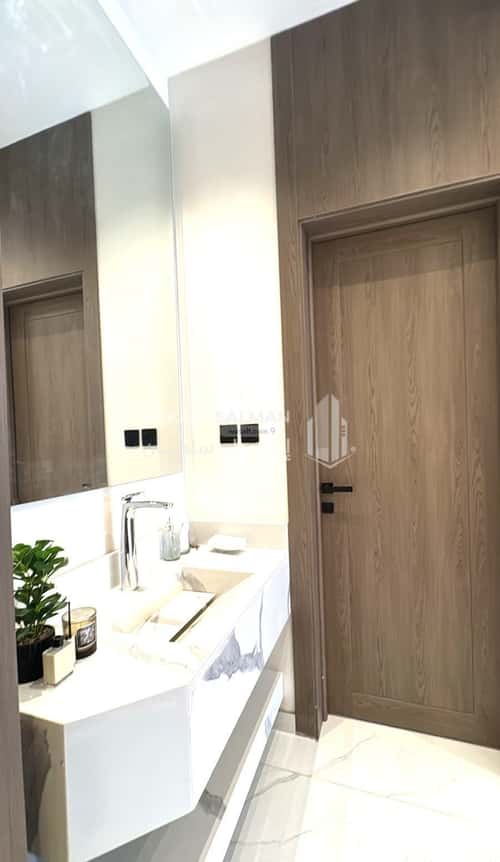 فيلا 181 متر مربع شرقية على شارع 15م عكاظ، جنوب الرياض، الرياض