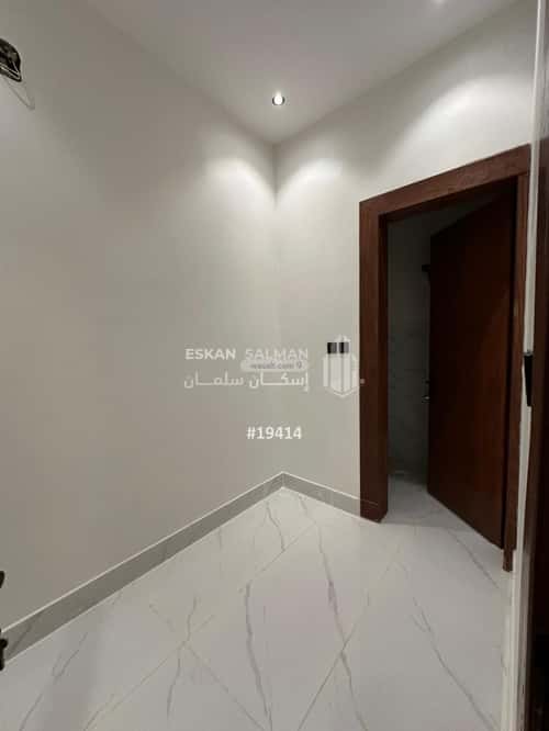 فيلا 276 متر مربع شمالية على شارع 18م الرمال، شرق الرياض، الرياض