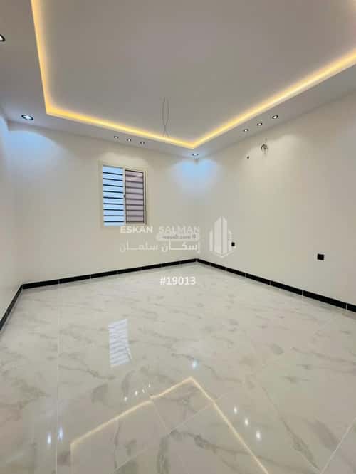 فيلا 404 متر مربع شمالية على شارع 12م ريحه، الطائف