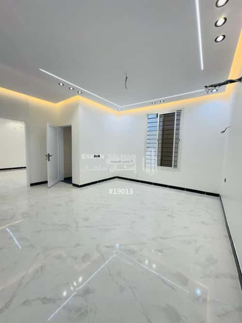 فيلا 404 متر مربع شمالية على شارع 12م ريحه، الطائف