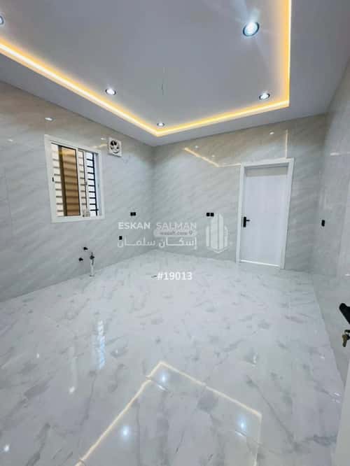 فيلا 404 متر مربع شمالية على شارع 12م ريحه، الطائف