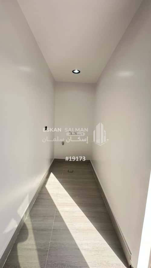 فيلا 236 متر مربع شمالية على شارع 20م الدانة، الاحساء