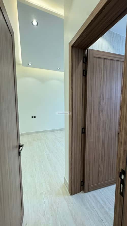 فيلا 360 متر مربع غربية على شارع 20م المهدية، غرب الرياض، الرياض