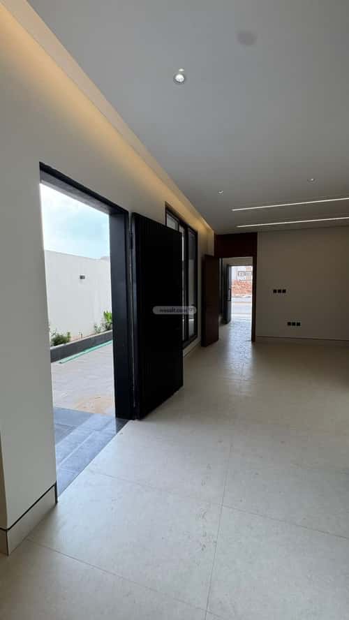 فيلا 370 متر مربع شمالية على شارع 20م المهدية، غرب الرياض، الرياض