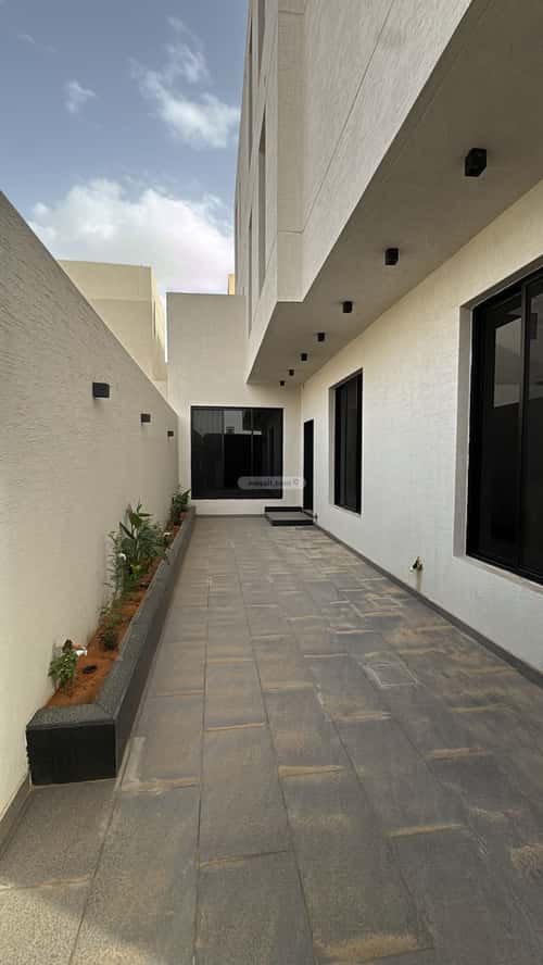 فيلا 370 متر مربع شمالية على شارع 20م المهدية، غرب الرياض، الرياض