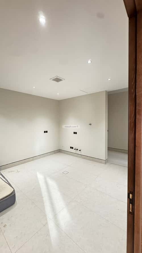 فيلا 370 متر مربع شمالية على شارع 20م المهدية، غرب الرياض، الرياض