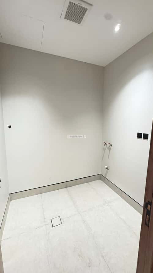 فيلا 370 متر مربع شمالية على شارع 20م المهدية، غرب الرياض، الرياض