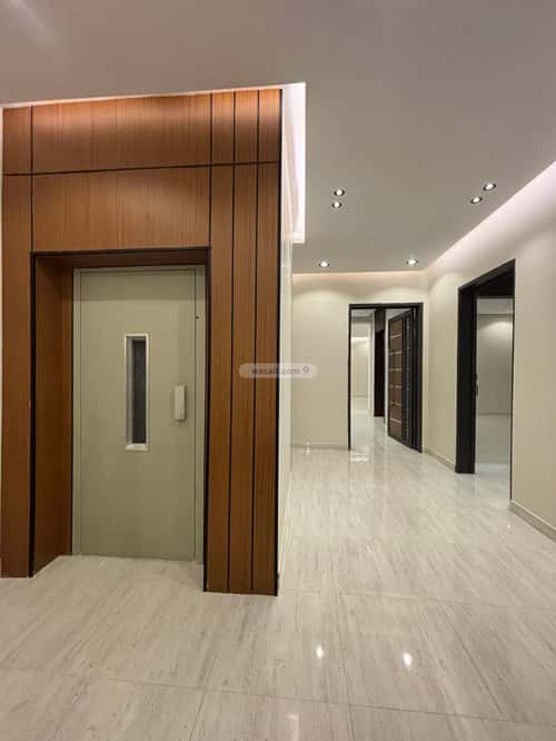 Apartment 333 SQM with 8 Bedrooms North Of Solidarity, Khamis Mushait