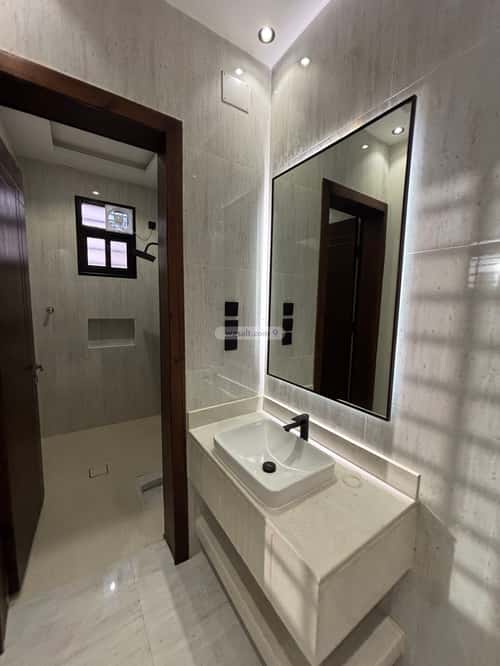 شقة 333 متر مربع ب 8 غرف شمال التضامن، خميس مشيط