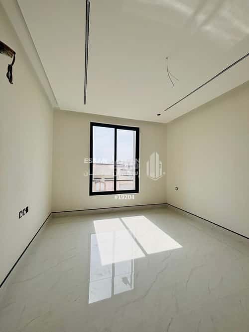 فيلا 200 متر مربع غربية على شارع 15م الصواري، الخبر