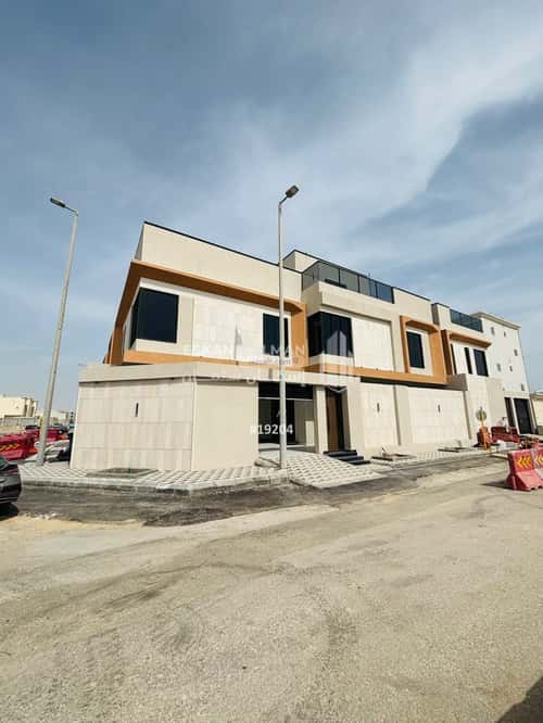 فيلا 200 متر مربع غربية على شارع 15م الصواري، الخبر