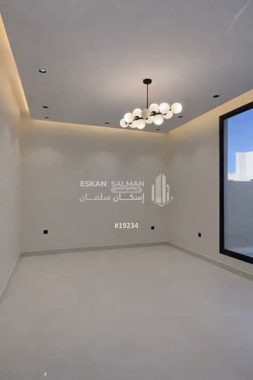 Apartment 337 SQM with 8 Bedrooms North Of Solidarity, Khamis Mushait