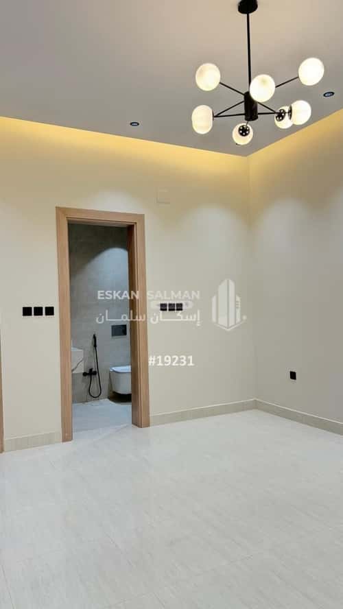 Floor 204 SQM with 6 Bedrooms North Of Solidarity, Khamis Mushait