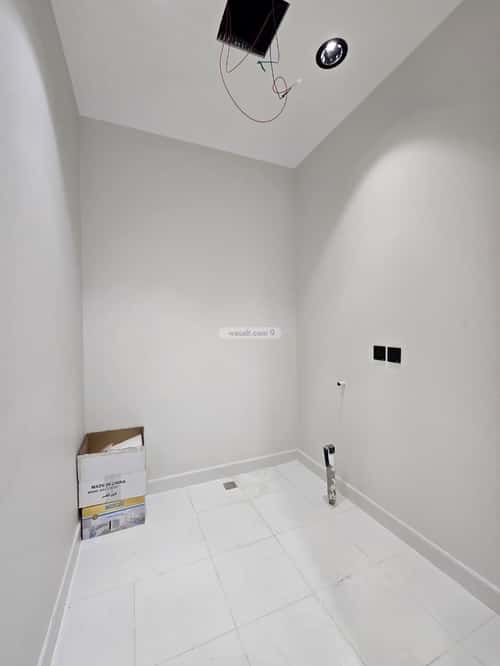 فيلا 450 متر مربع شرقية على شارع 20م وادي جليل، الطائف