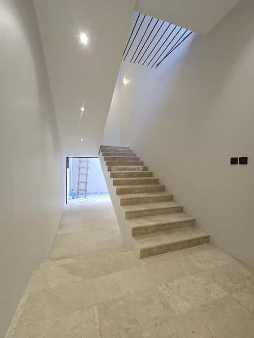 فيلا 450 متر مربع شرقية على شارع 20م وادي جليل، الطائف